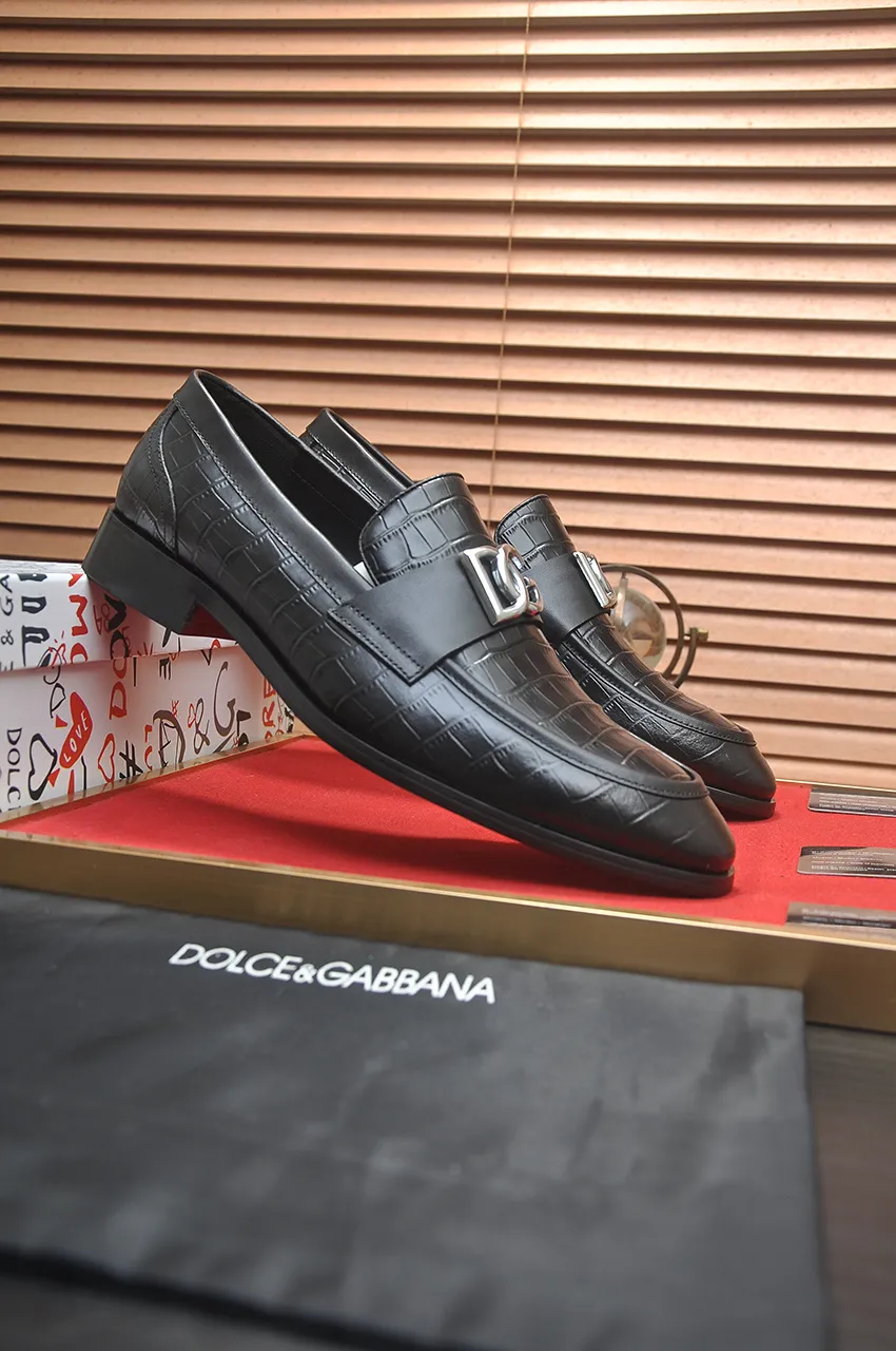 Men's men's shoes 💰500💶🌲 DG top 🔍🔍Men's new leather shoes 🚹 are on sale at the same time at the counter ⚠The uppers are imported cowhide from Italy, the entire imported cowhide lining, imported accessories 💪💪, completely 1⃣️ vs 1⃣️ replica 🇮 🇹💪💪, ⚠Sole: The original sole is specially provided by the original factory, the exclusive movable molded sole is super comfortable, ⚠The original factory follows the order, 🔍🔍high quality, you can enter and exit the counter at will, welcome to compare ⚠Size: 38-44 (45 customized)
